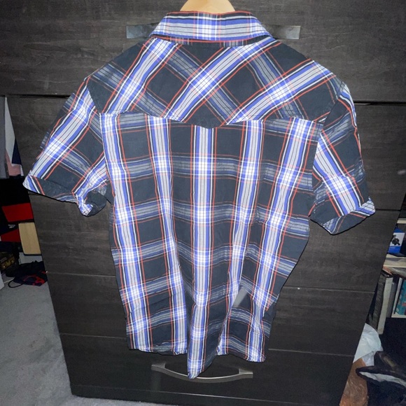Short Sleeve Button Up - Urban Heritage - Picture 2 of 4